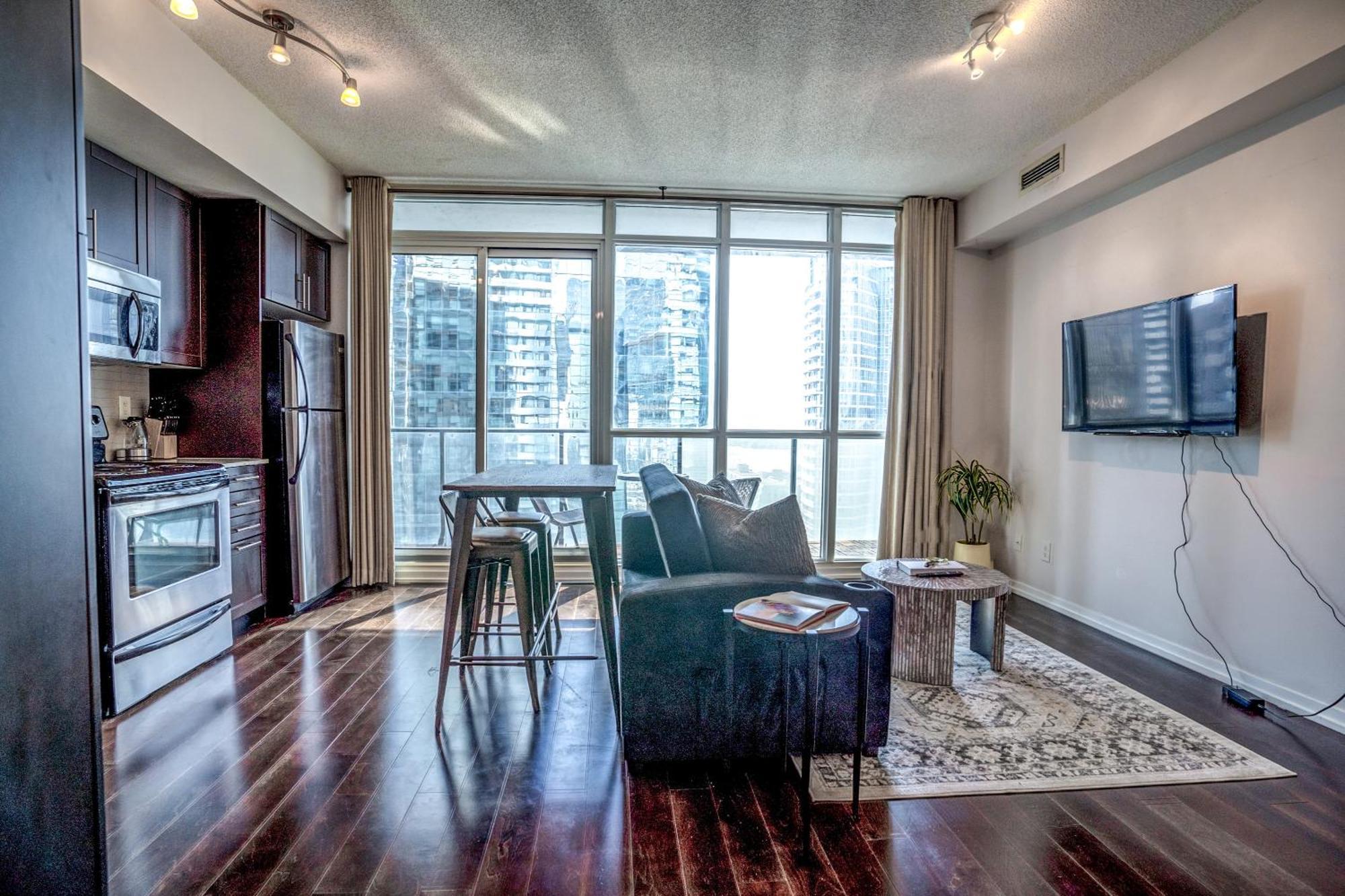 Stunning 1br In Heart Of Downtown Apartment Toronto