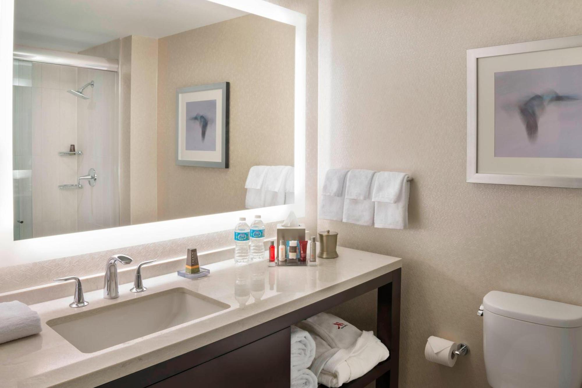 Hotel Marriott Downtown At Cf Eaton Centre
