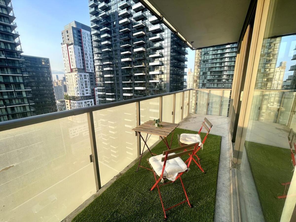Stunning In Downtown Perfect For Businesses Trips And Small Families * Toronto