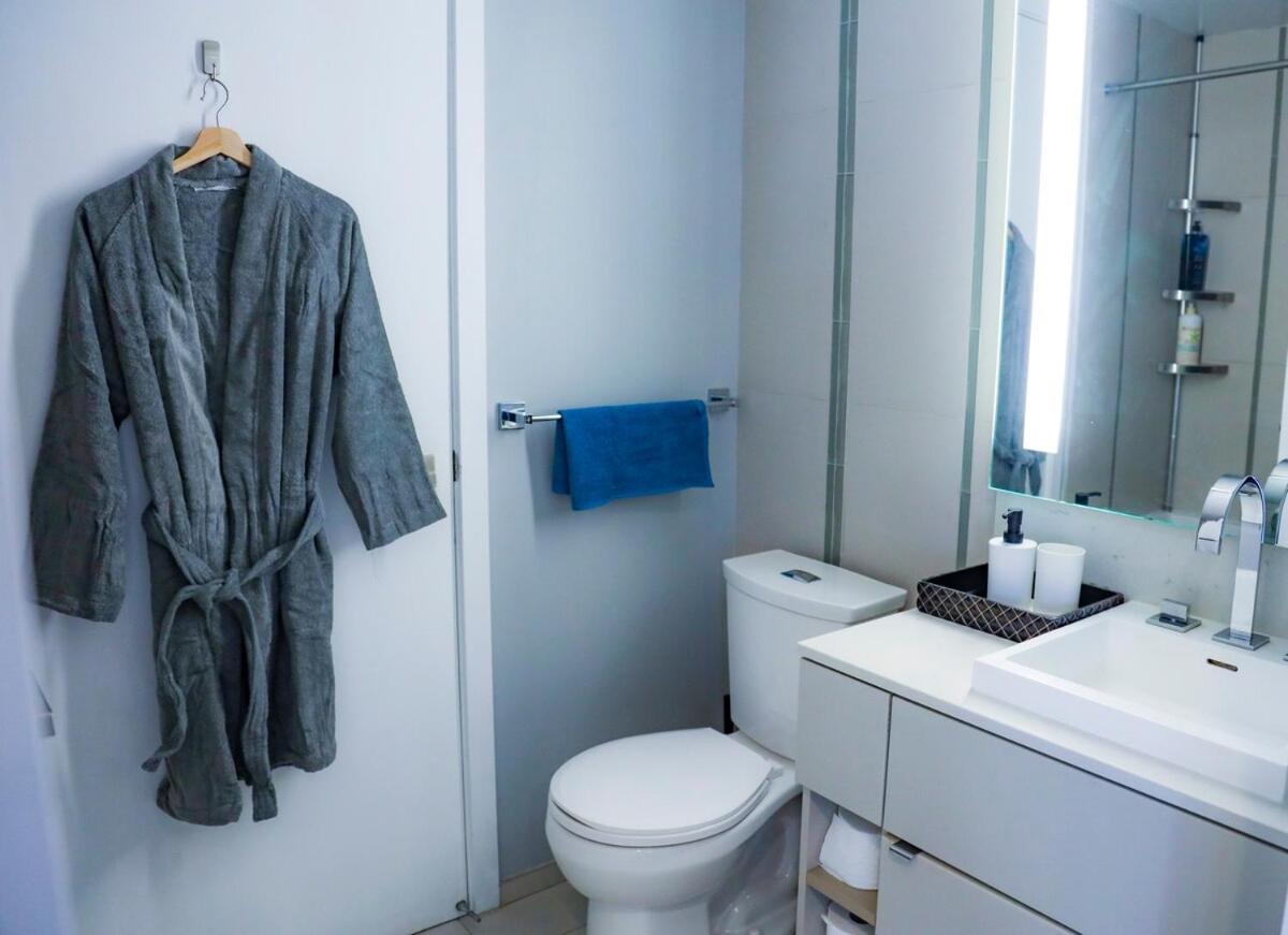 Stunning In Downtown Perfect For Businesses Trips And Small Families Apartment