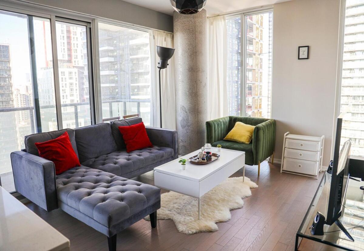Apartment Stunning In Downtown Perfect For Businesses Trips And Small Families Toronto