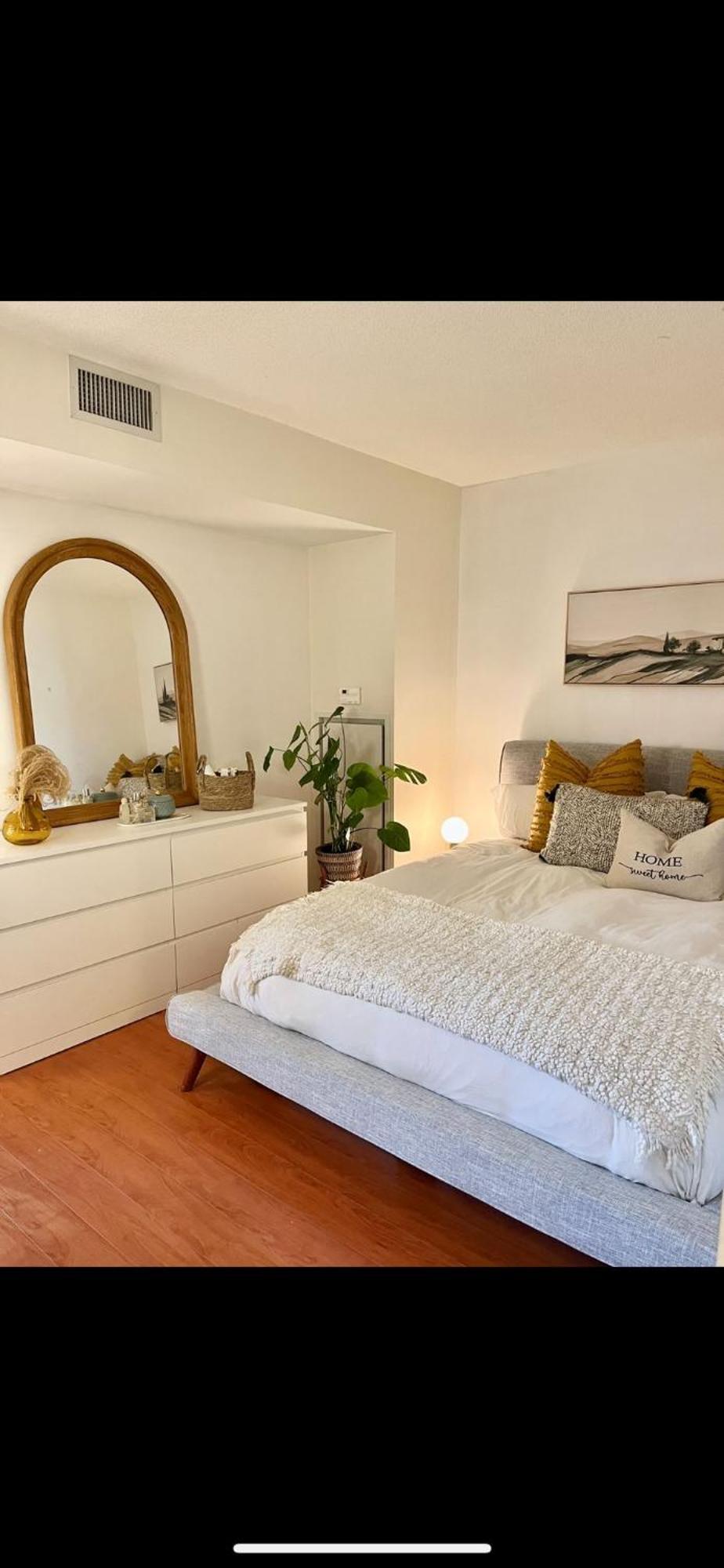 Apartment For 2 In Downtown Toronto