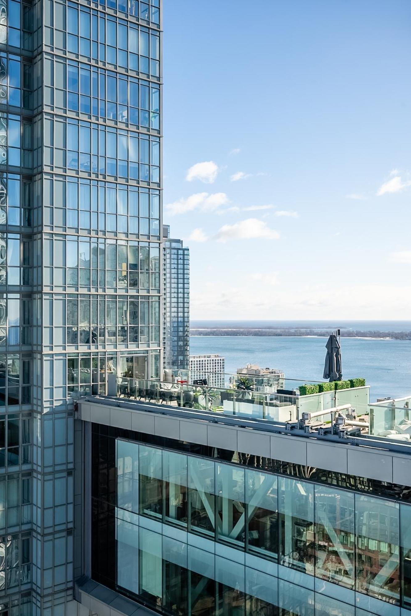 Modern Downtown Apartment Toronto