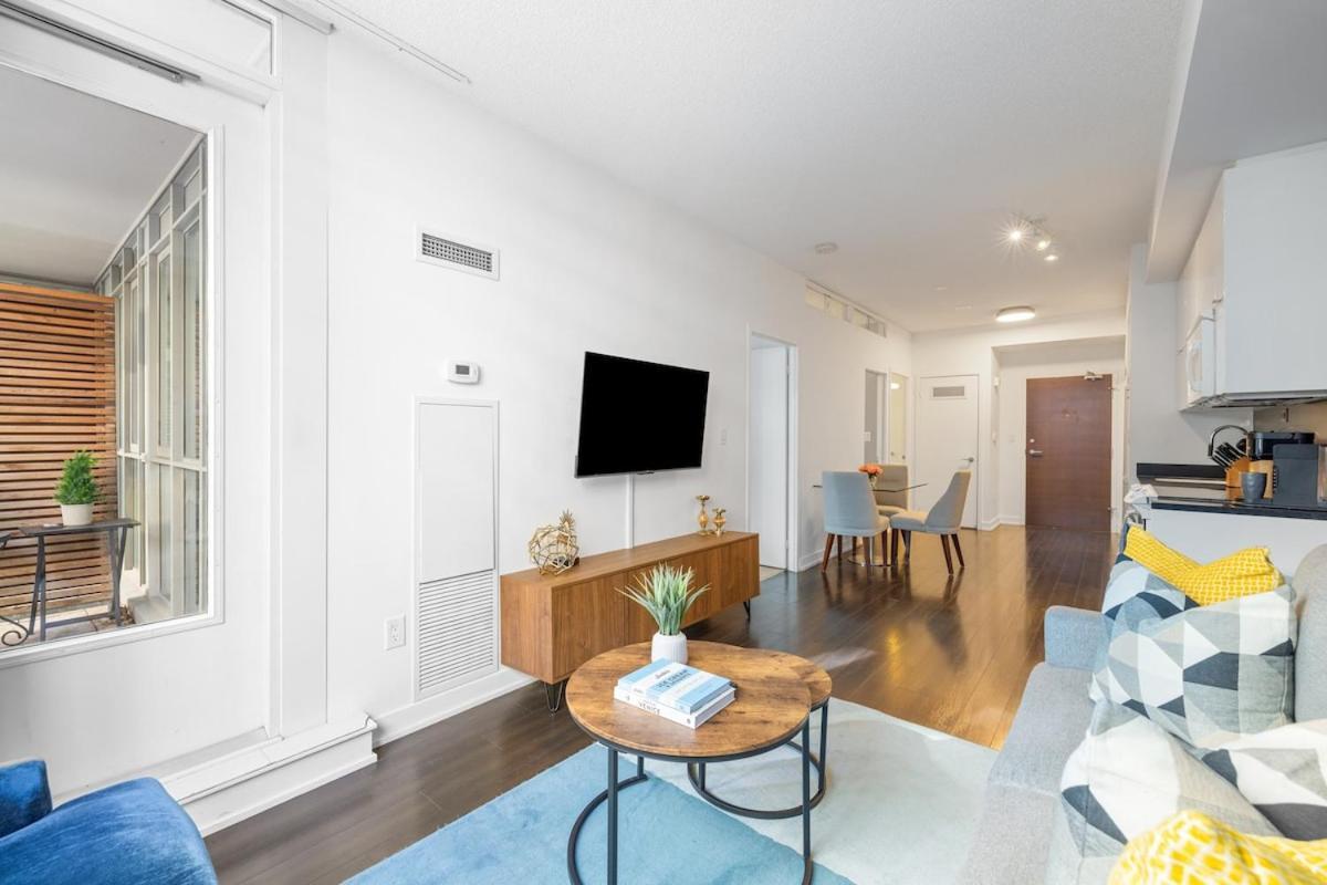 Rogers Centre Sleeps 6 * Toronto
