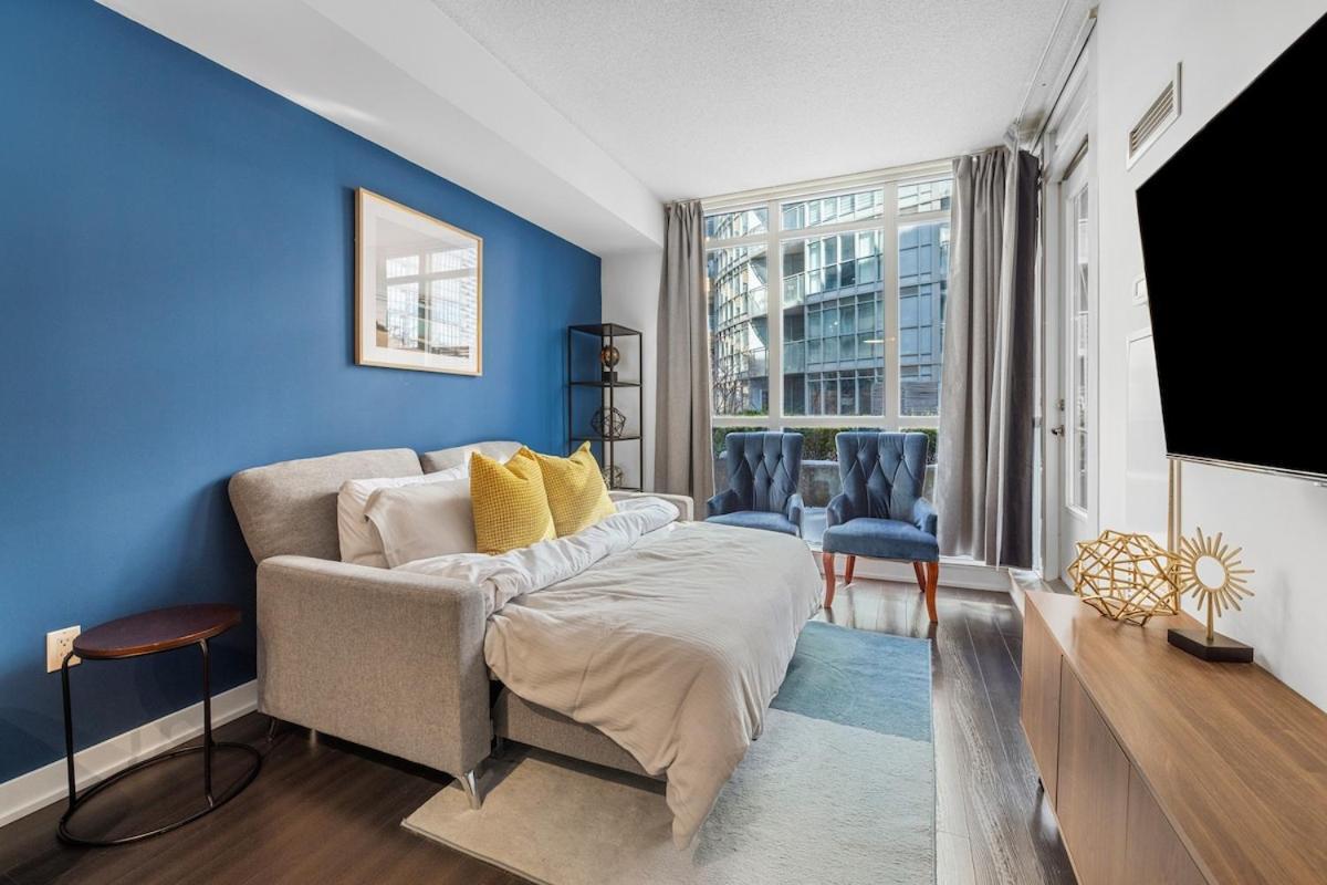 Rogers Centre Sleeps 6 * Toronto