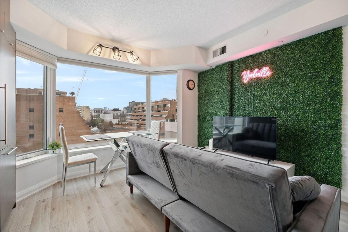 Luxurious In Yorkville *