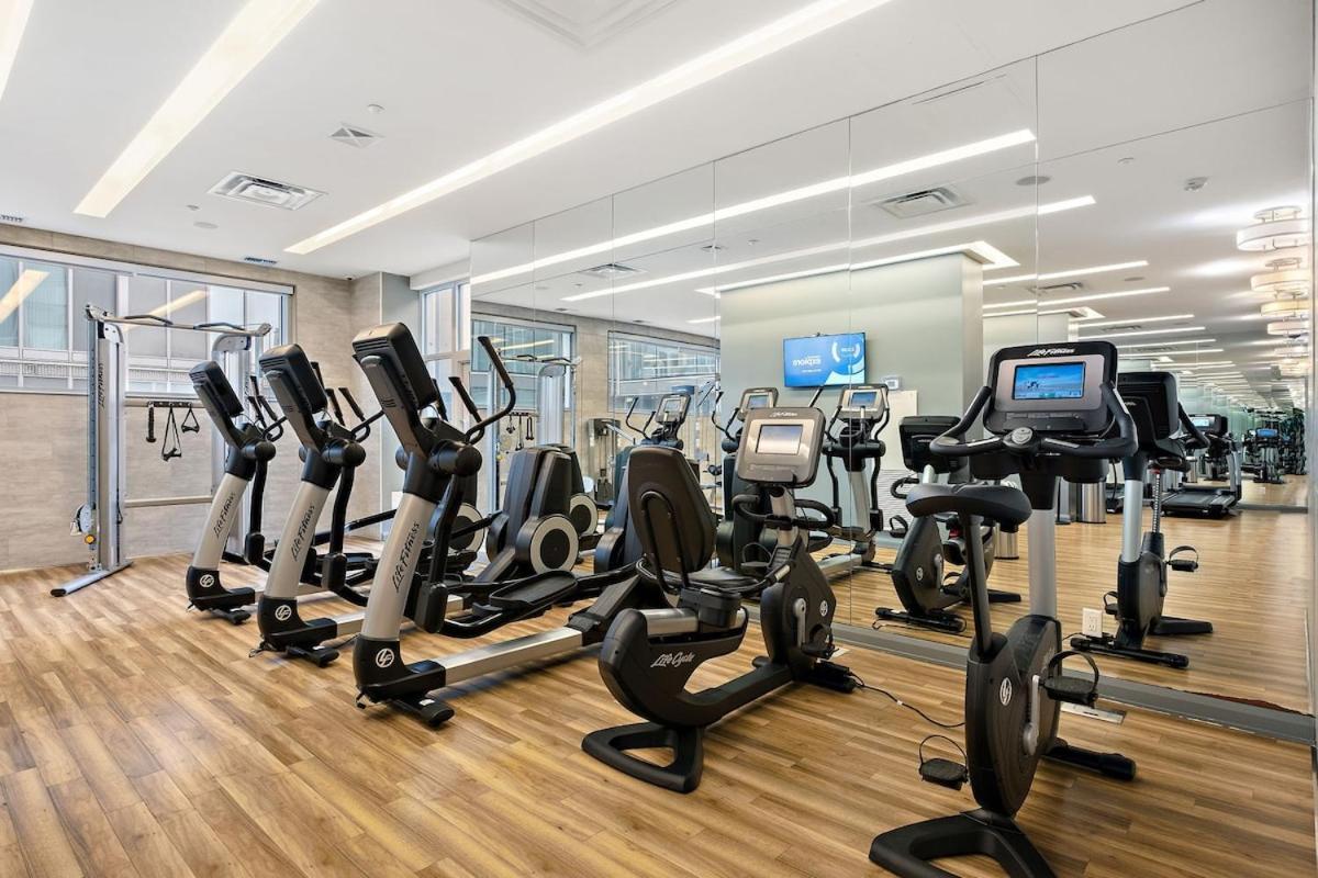 Luxurious In Yorkville Apartment Toronto