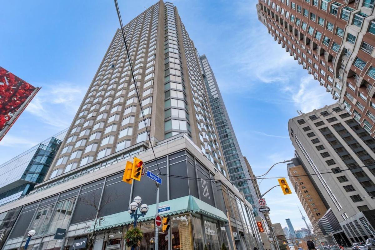 Luxurious In Yorkville Apartment Toronto