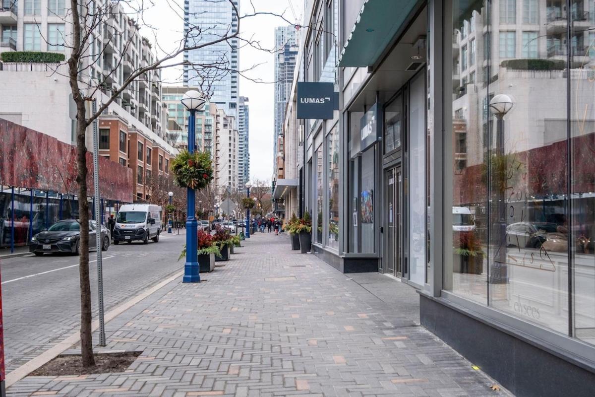 Apartment Luxurious In Yorkville Toronto