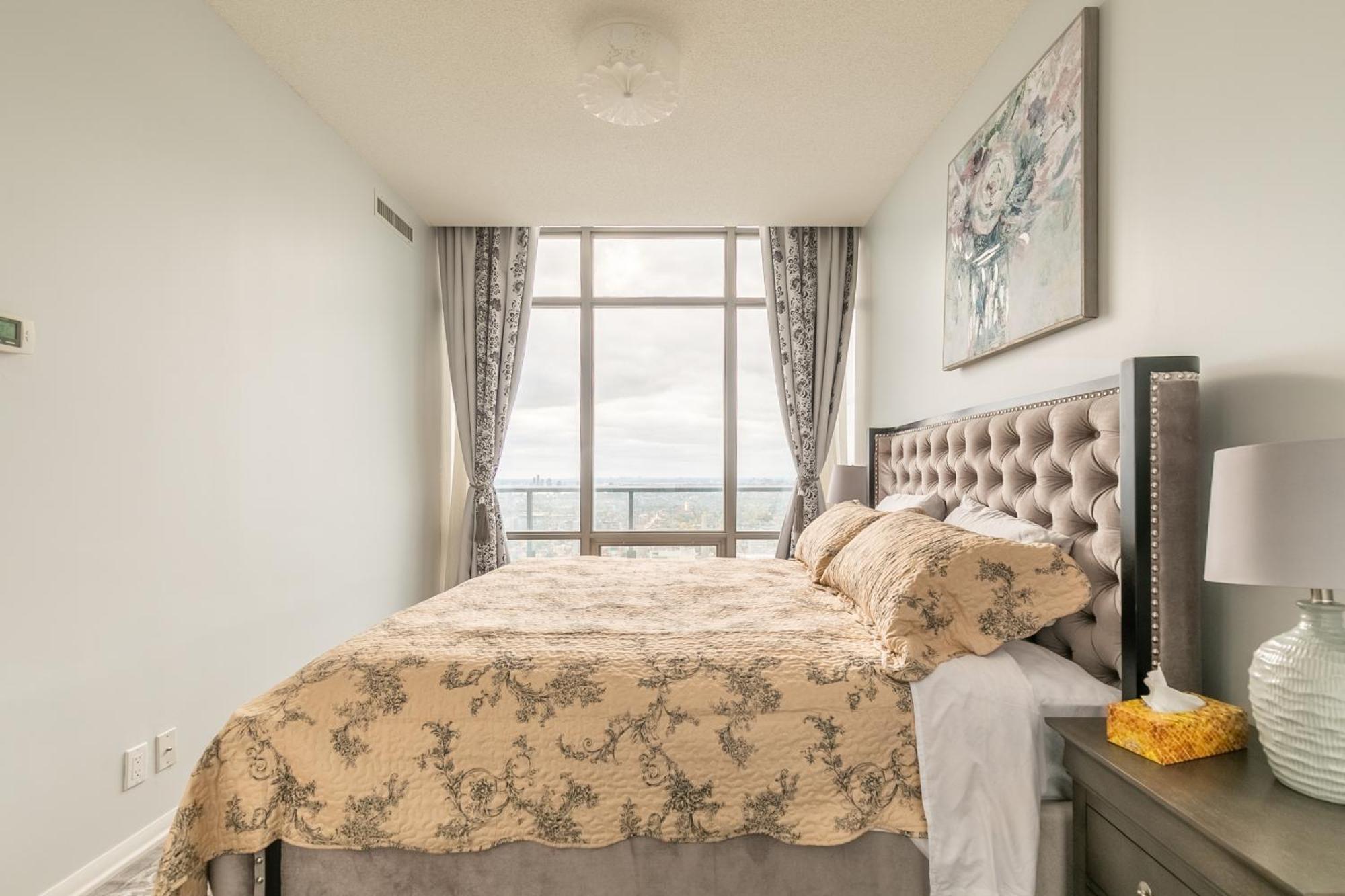 Great View High Rise In Homestay Toronto
