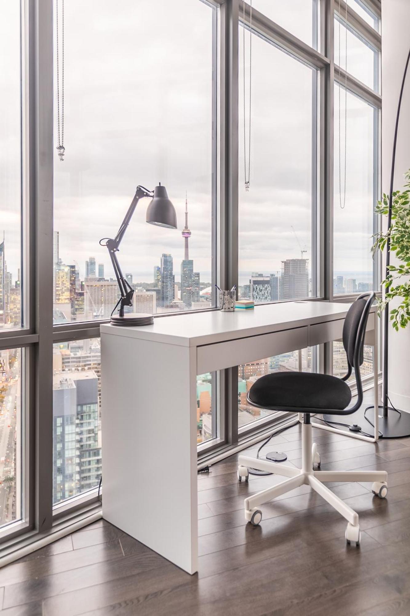 Great View High Rise In Toronto