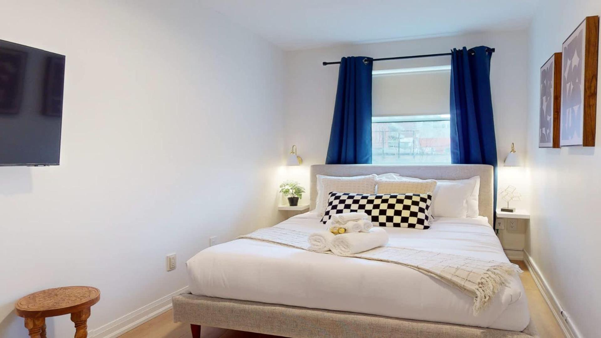 Hotel Casa Queen Elegant In Leslieville Toronto