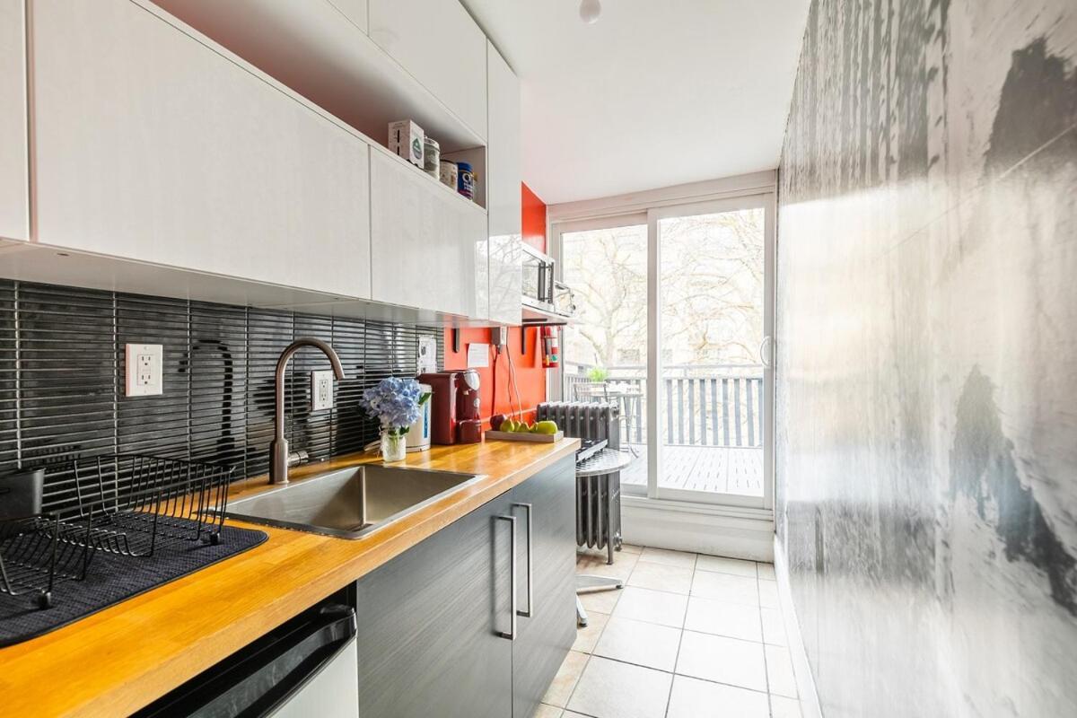 Modern With Rooftop Patios Apartment *
