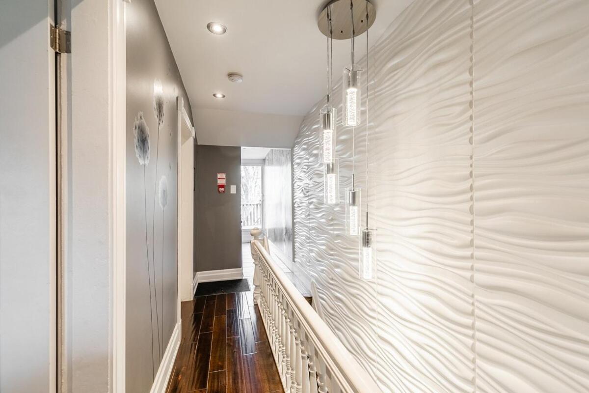 Modern With Rooftop Patios Apartment Toronto