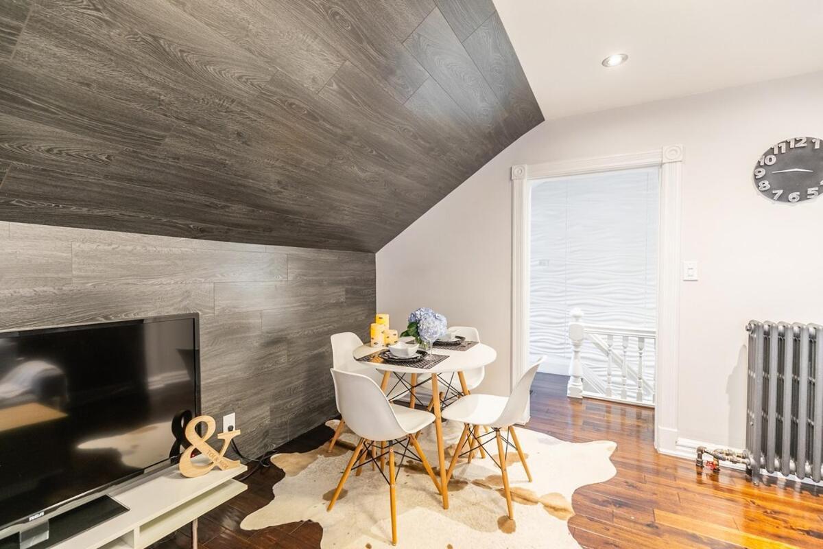 Apartment Modern With Rooftop Patios Toronto