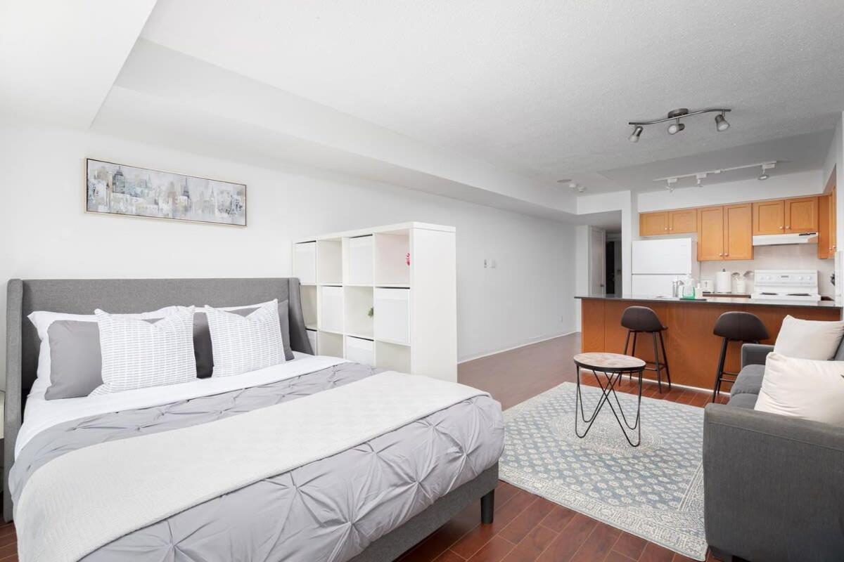 Lovely In Downtown To Yonge Dundas Square Apartment Toronto