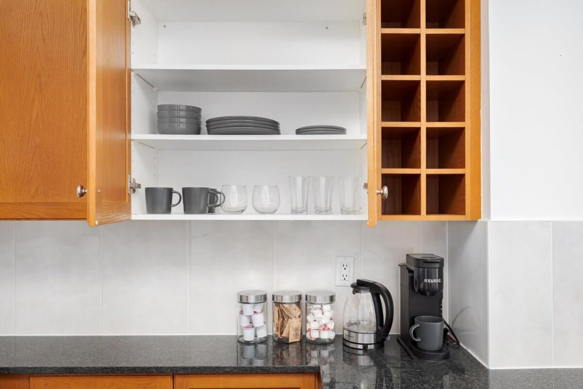 Apartment Lovely In Downtown To Yonge Dundas Square Toronto