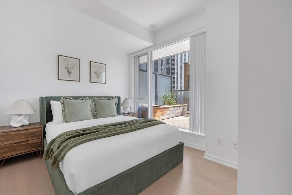 Luxury 2br Enormous Patio Parking *