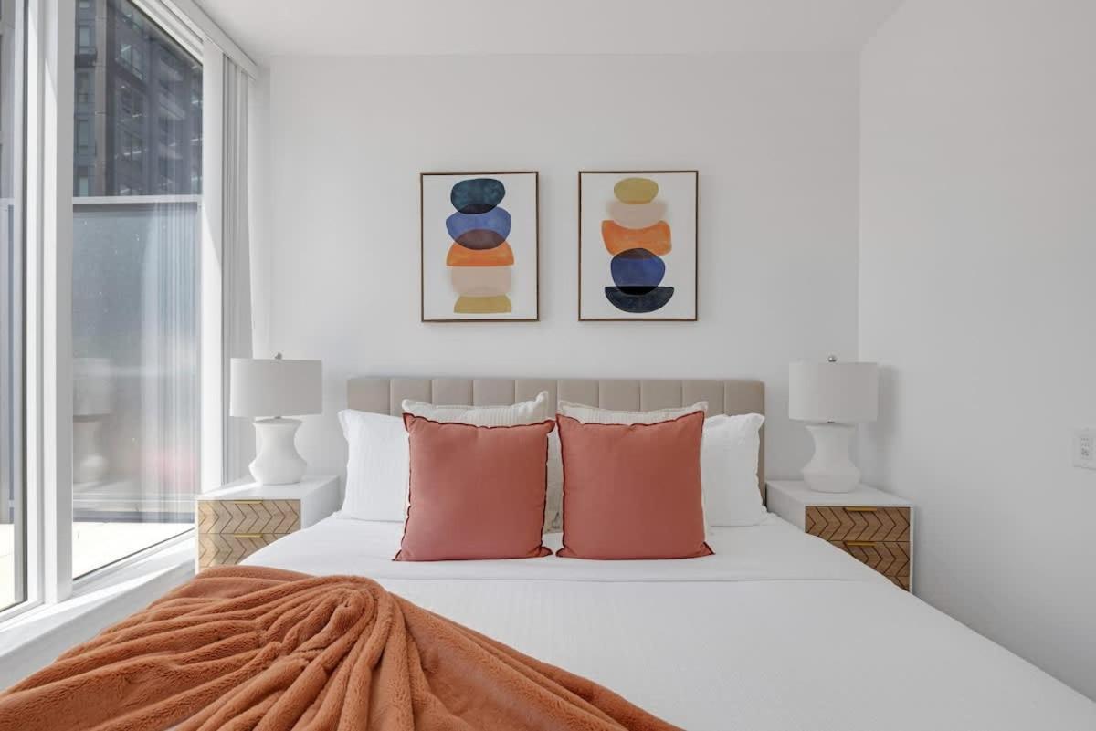 Luxury 2br Enormous Patio Parking Apartment *