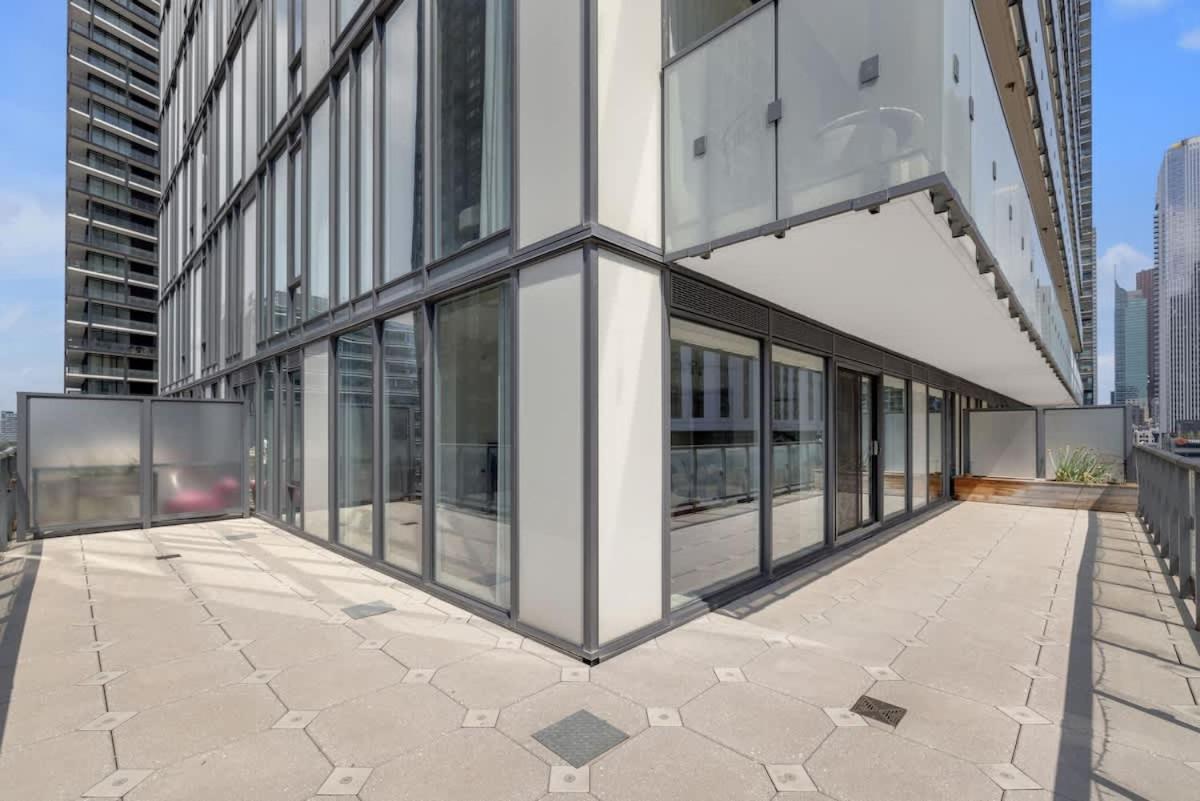 Luxury 2br Enormous Patio Parking *