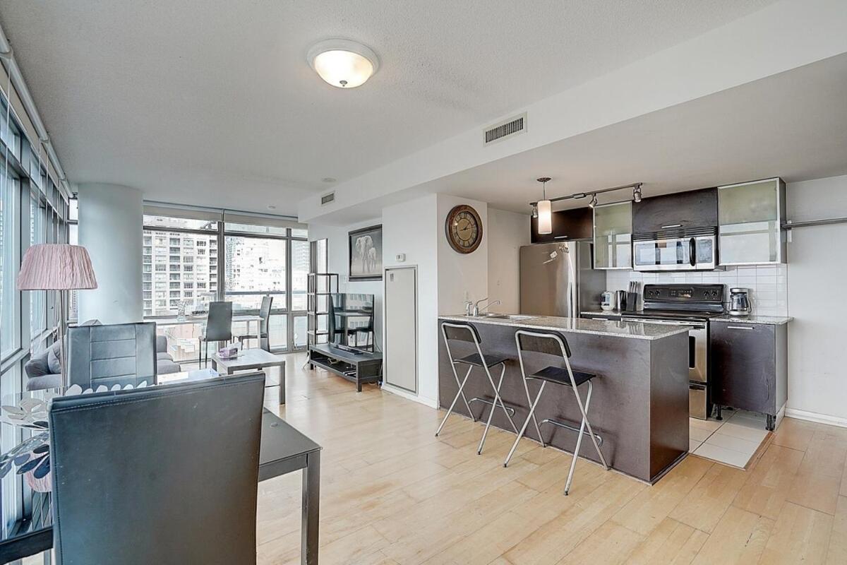 Chic Downtown Apartment