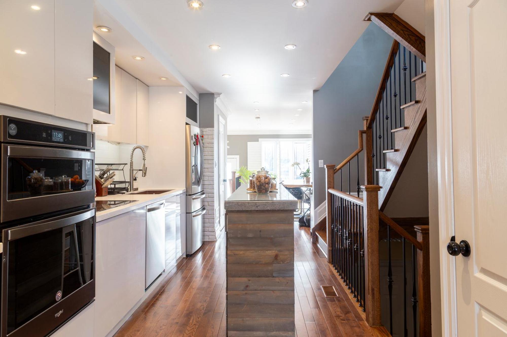 Beautiful 3br House In The Heart Of Greek Town *