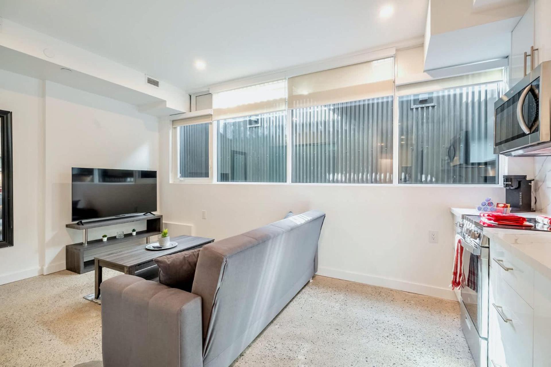 Spacious 2br - Regent Park Near Downtown Toronto