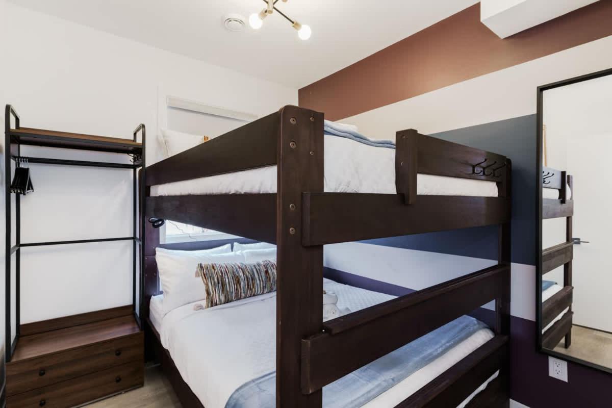 Spacious 3br For 10 W Patio Heart Of Hotel *