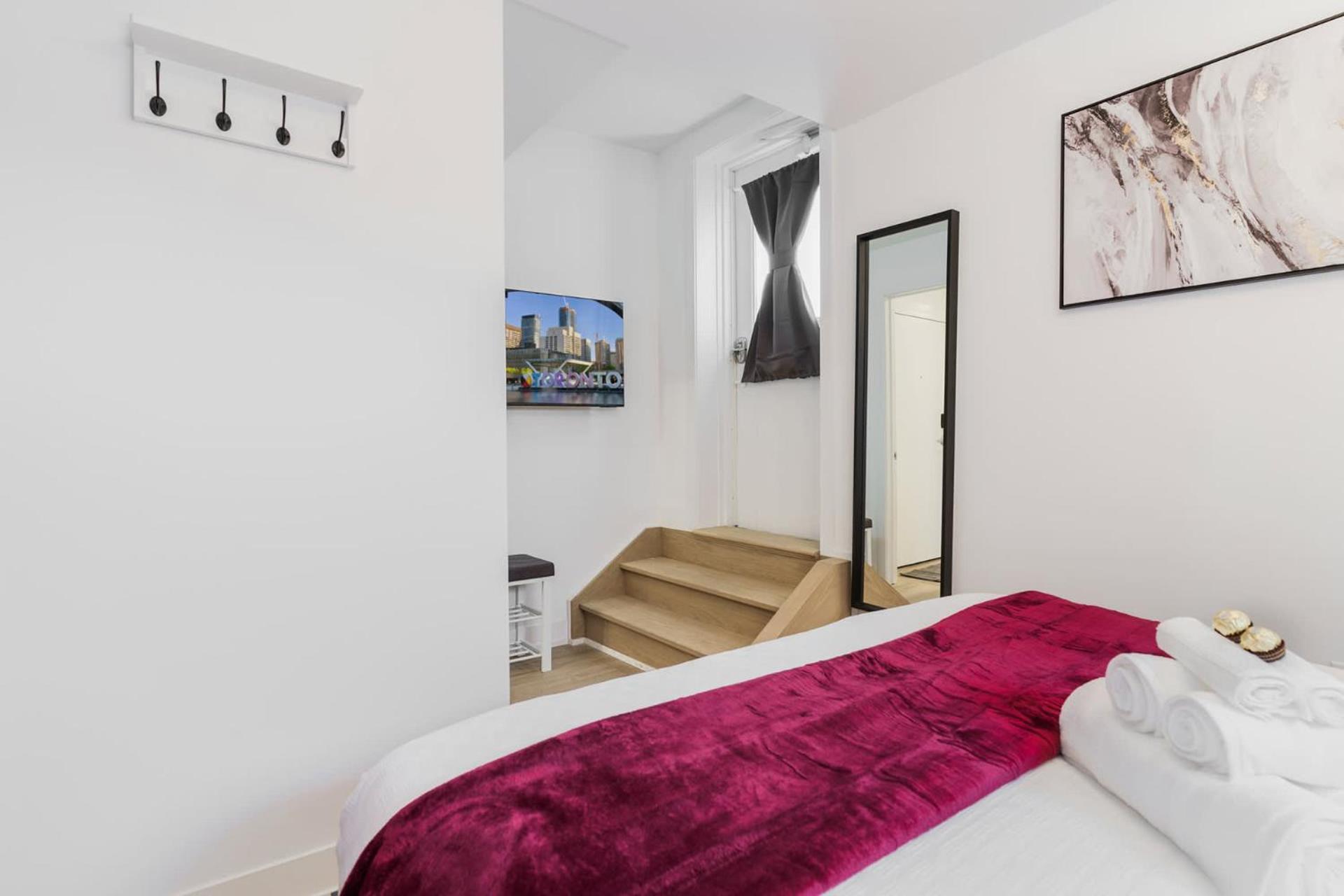 Spacious 3br For 10 W Patio Heart Of