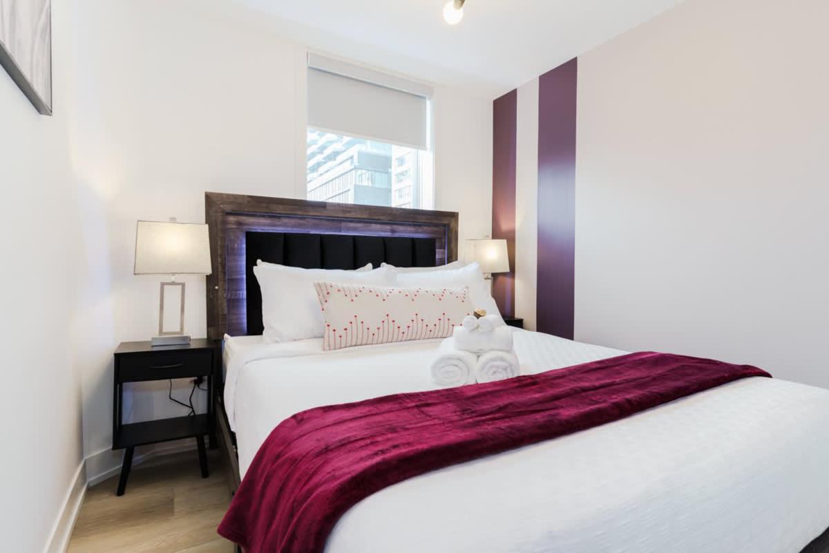 Spacious 3br For 10 W Patio Heart Of Toronto