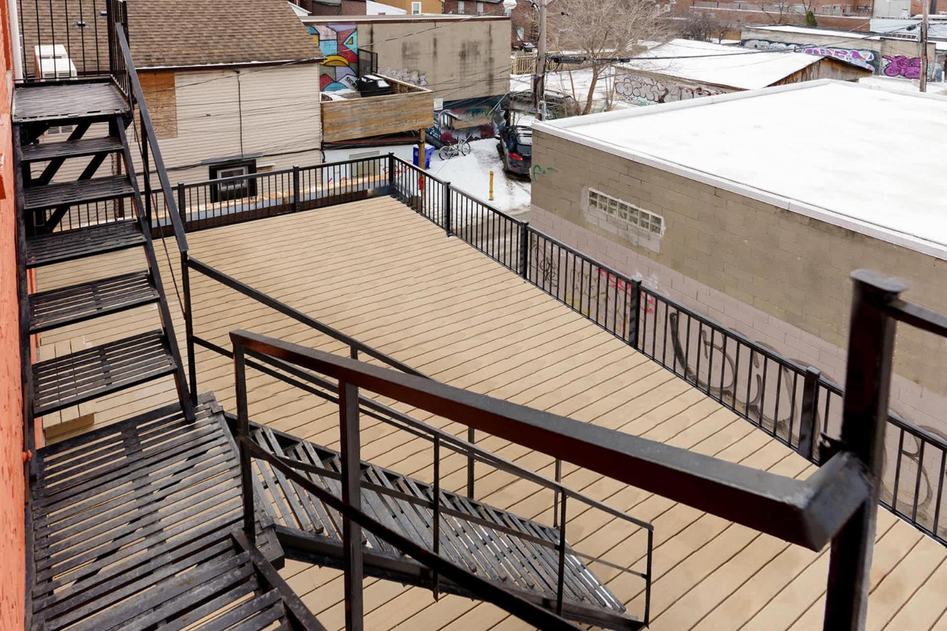 Hotel Spacious 3br For 10 W Patio Heart Of Toronto