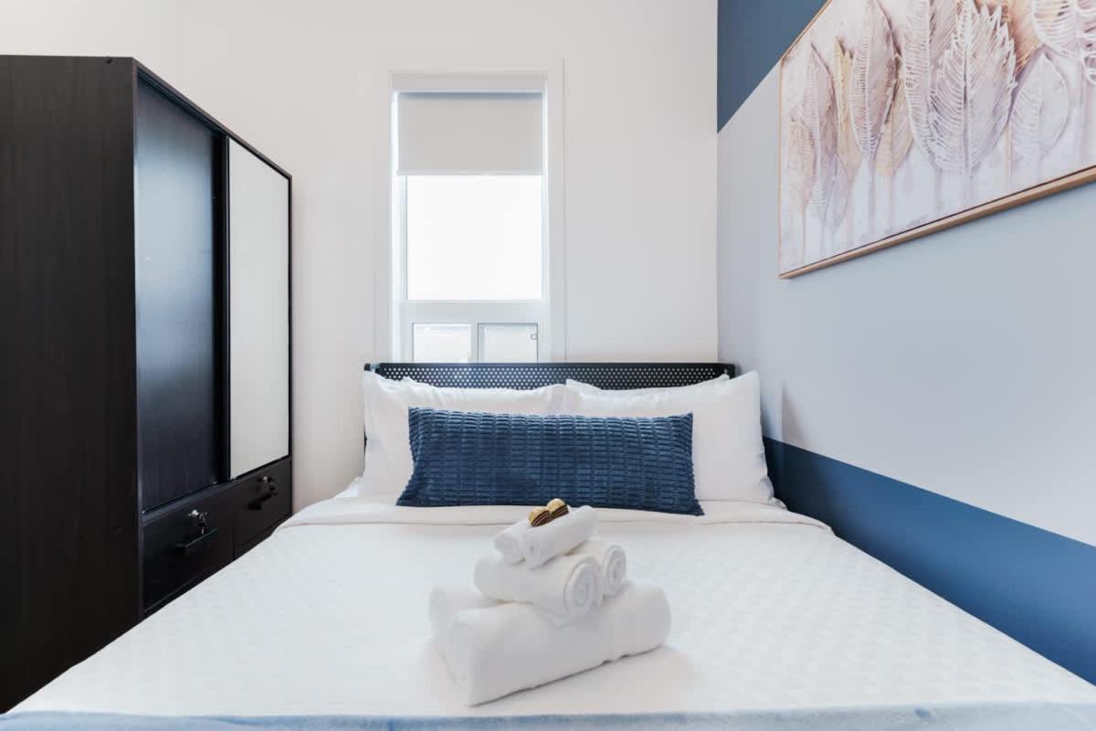 Spacious 3br For 10 W Patio Heart Of Toronto