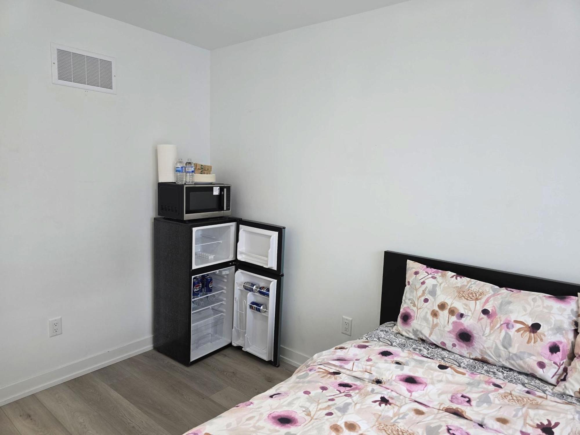Guest house King Bed Tv Private Ensuite Retreat Bathroom Or Economical Double Bed