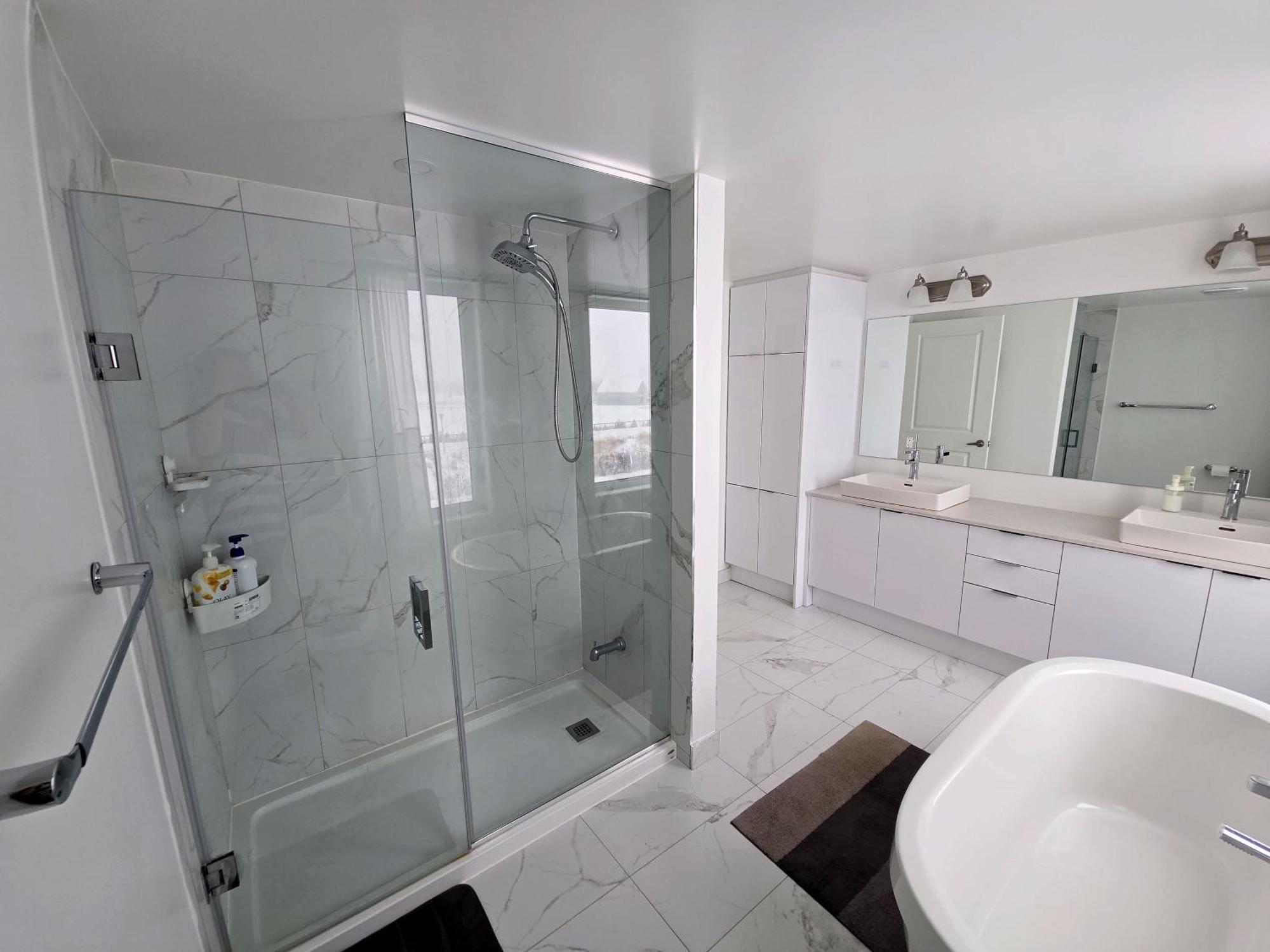 King Bed Tv Private Ensuite Retreat Bathroom Or Economical Double Bed