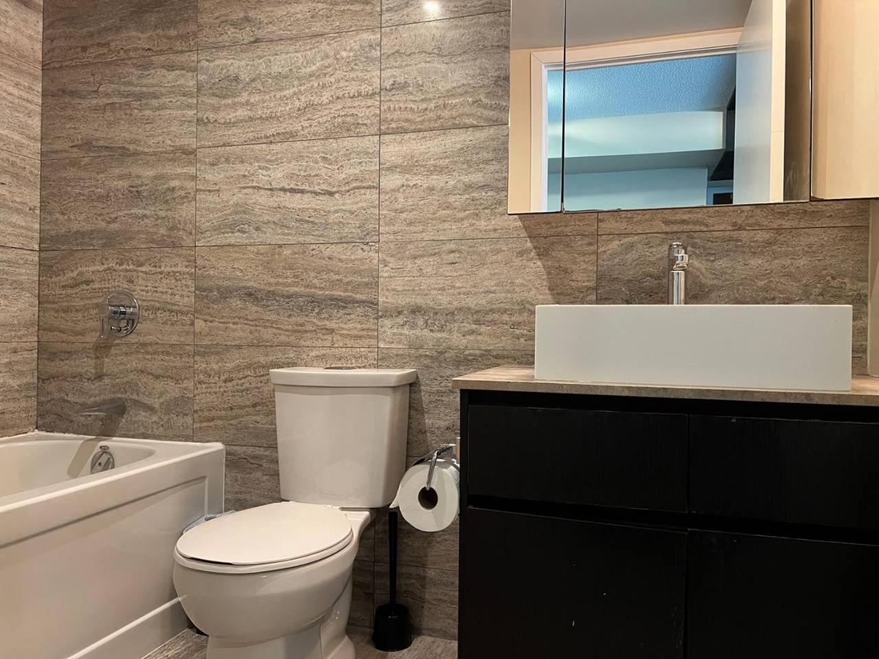Axiom Apartment *