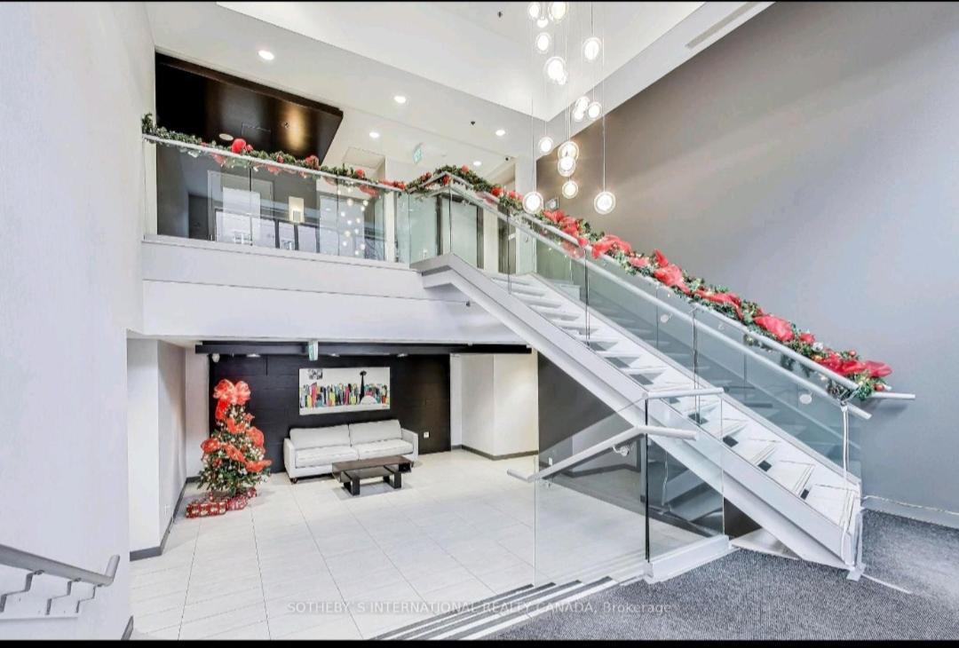 Downtown Spacious Lakeview 2 Beds Salt Water Pool Gym Free Parking Toronto