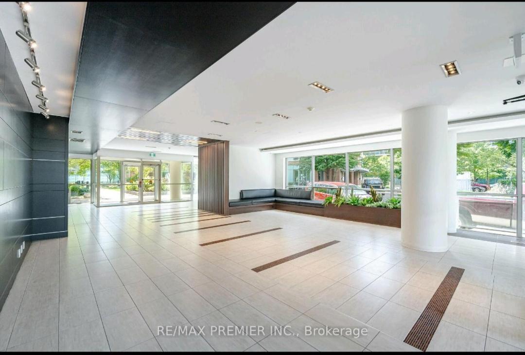 Apartment Downtown Spacious Lakeview 2 Beds Salt Water Pool Gym Free Parking