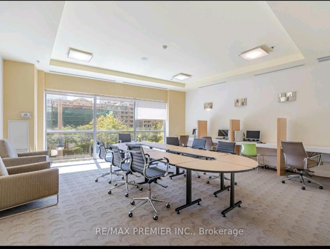 Apartment Downtown Spacious Lakeview 2 Beds Salt Water Pool Gym Free Parking Toronto