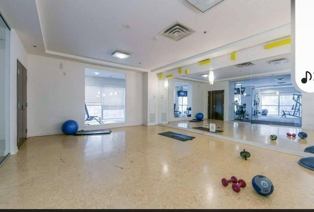 Downtown Spacious Lakeview 2 Beds Salt Water Pool Gym Free Parking * Toronto