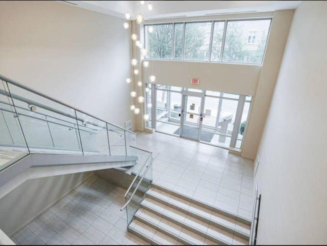 Downtown Spacious Lakeview 2 Beds Salt Water Pool Gym Free Parking