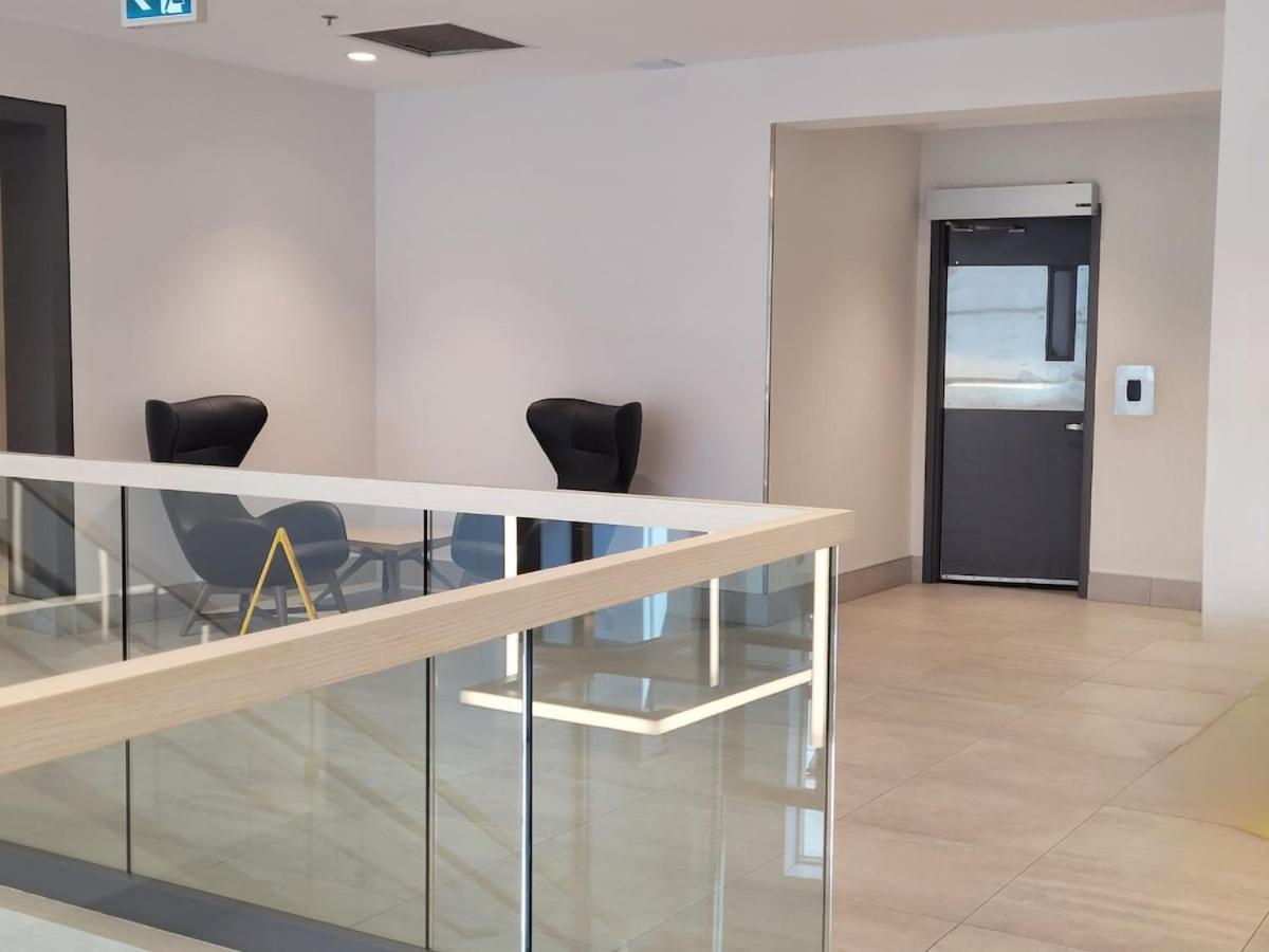 Apartment Downtown Spacious Lakeview 2 Beds Salt Water Pool Gym Free Parking