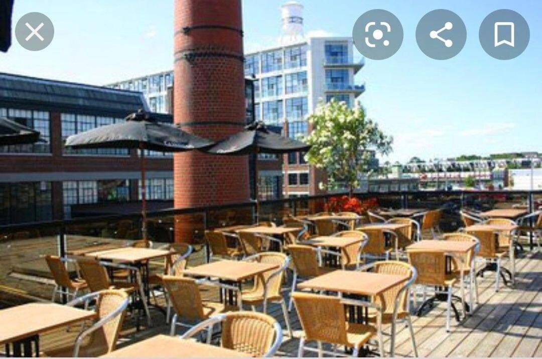 Downtown Spacious Lakeview 2 Beds Salt Water Pool Gym Free Parking Apartment