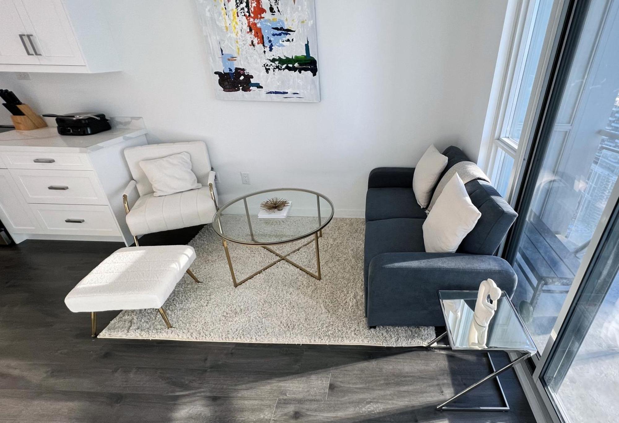 Downtown Oasis-luxury With Balcony & Free Parking Toronto