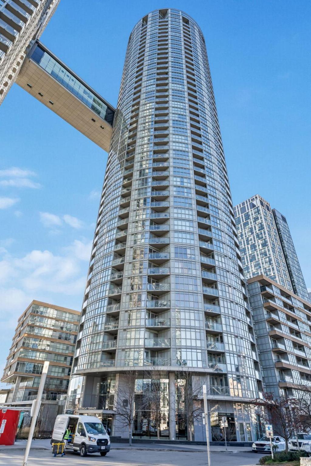 Elegant Condo, Views , Cityplace Downtown Apartment *