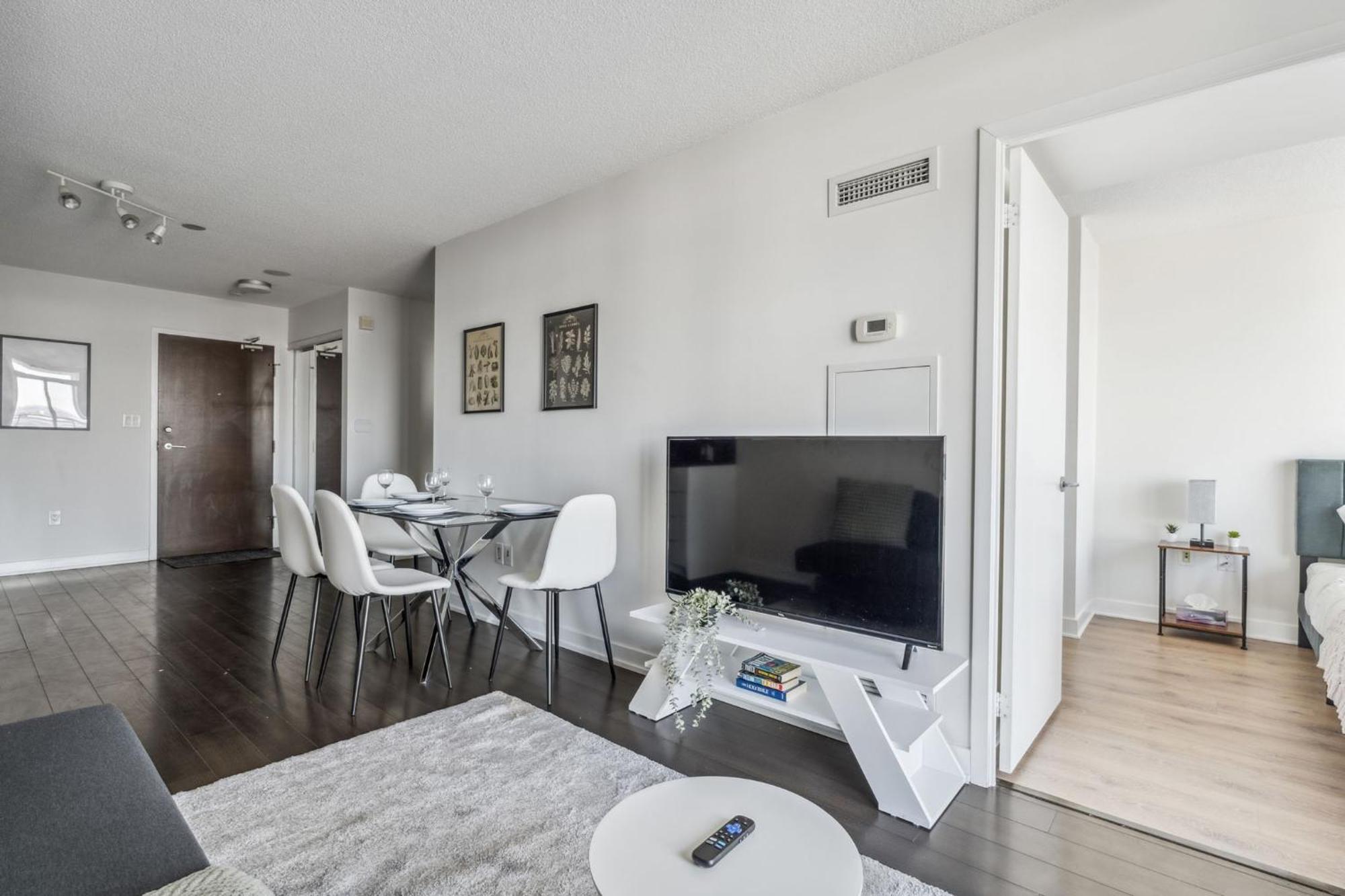 Apartment Elegant Condo, Views , Cityplace Downtown *
