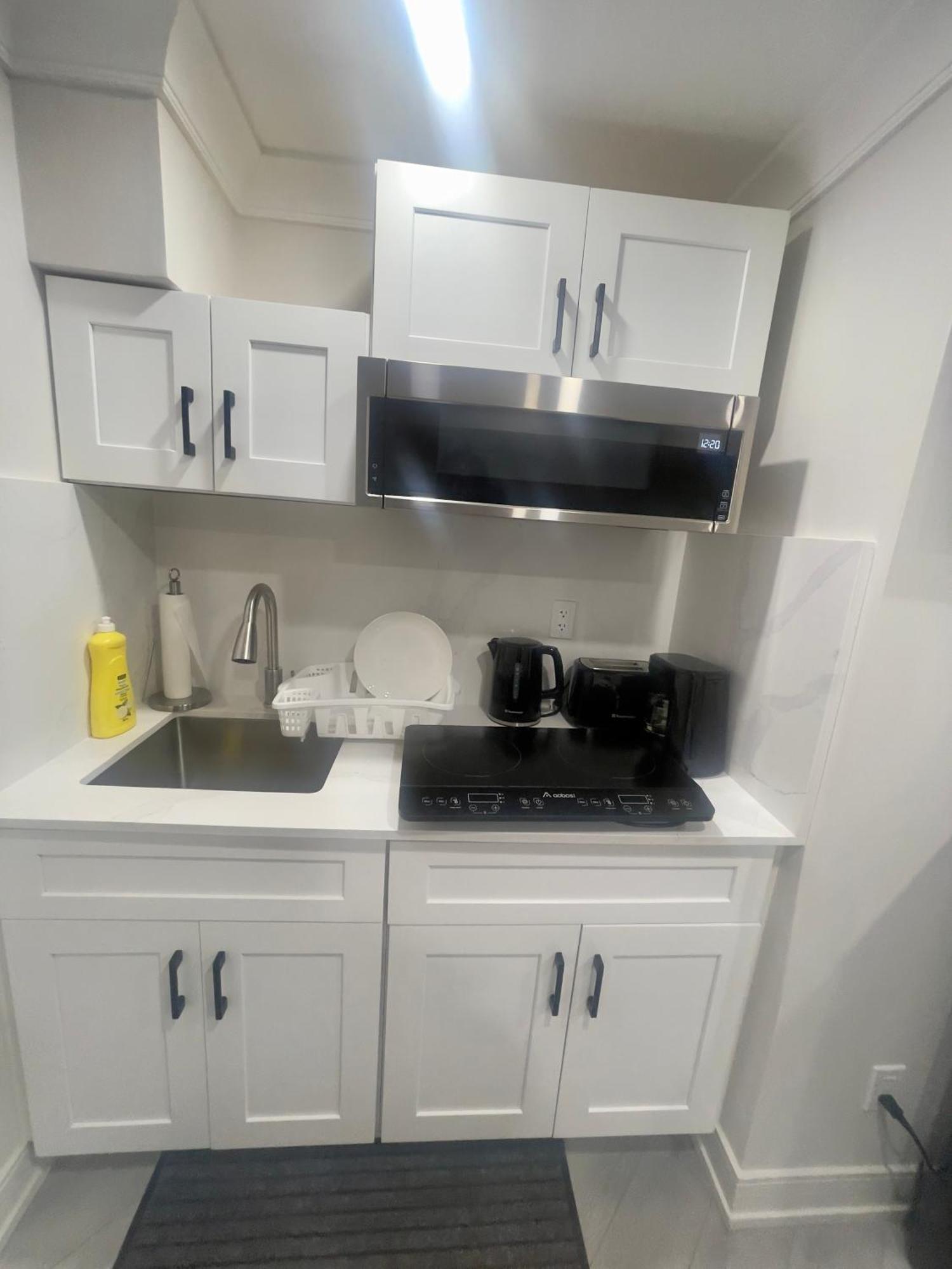 Homestay Cozy Basement With Free Parking In
