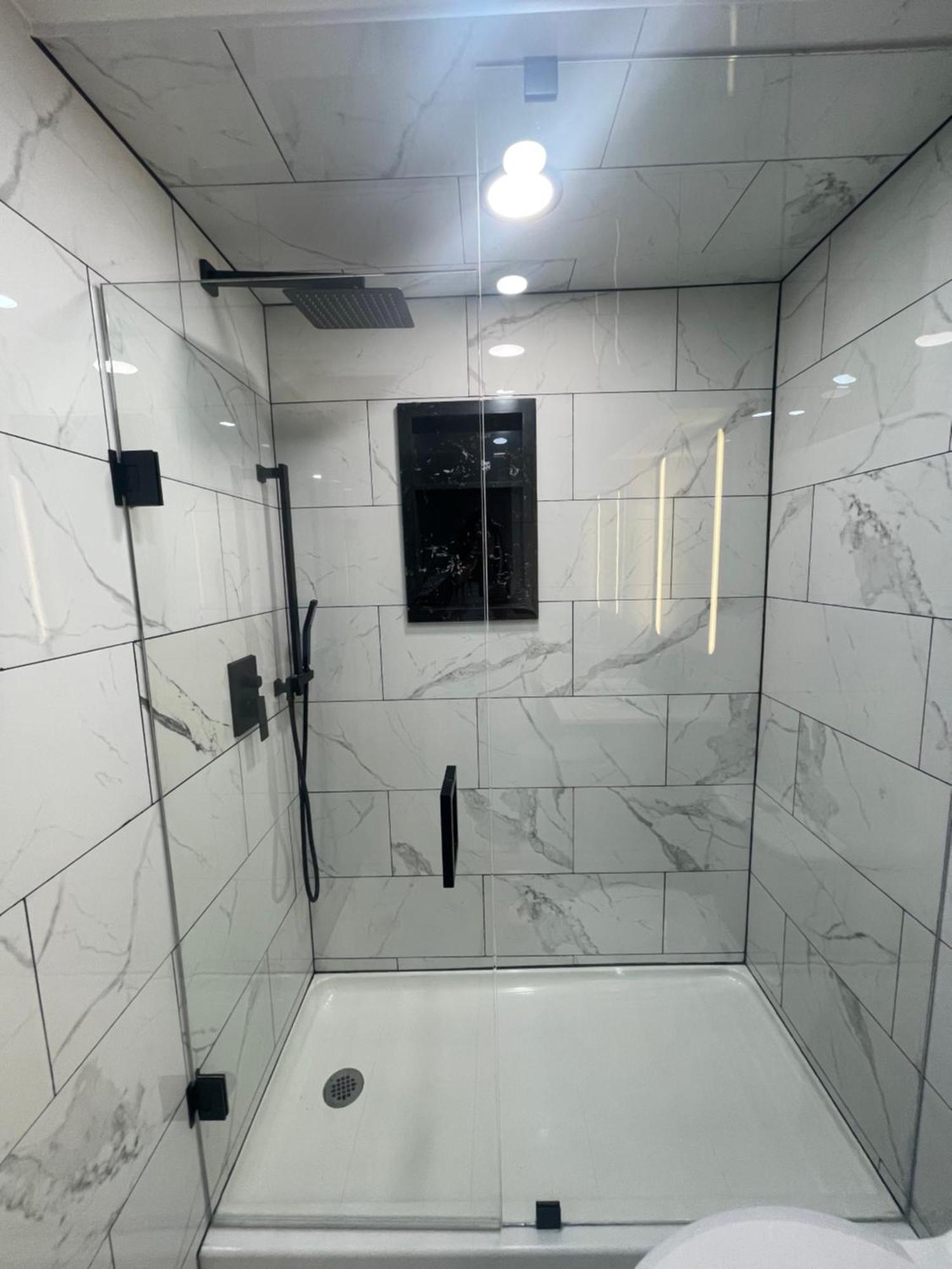 Cozy Basement With Free Parking In Homestay Toronto