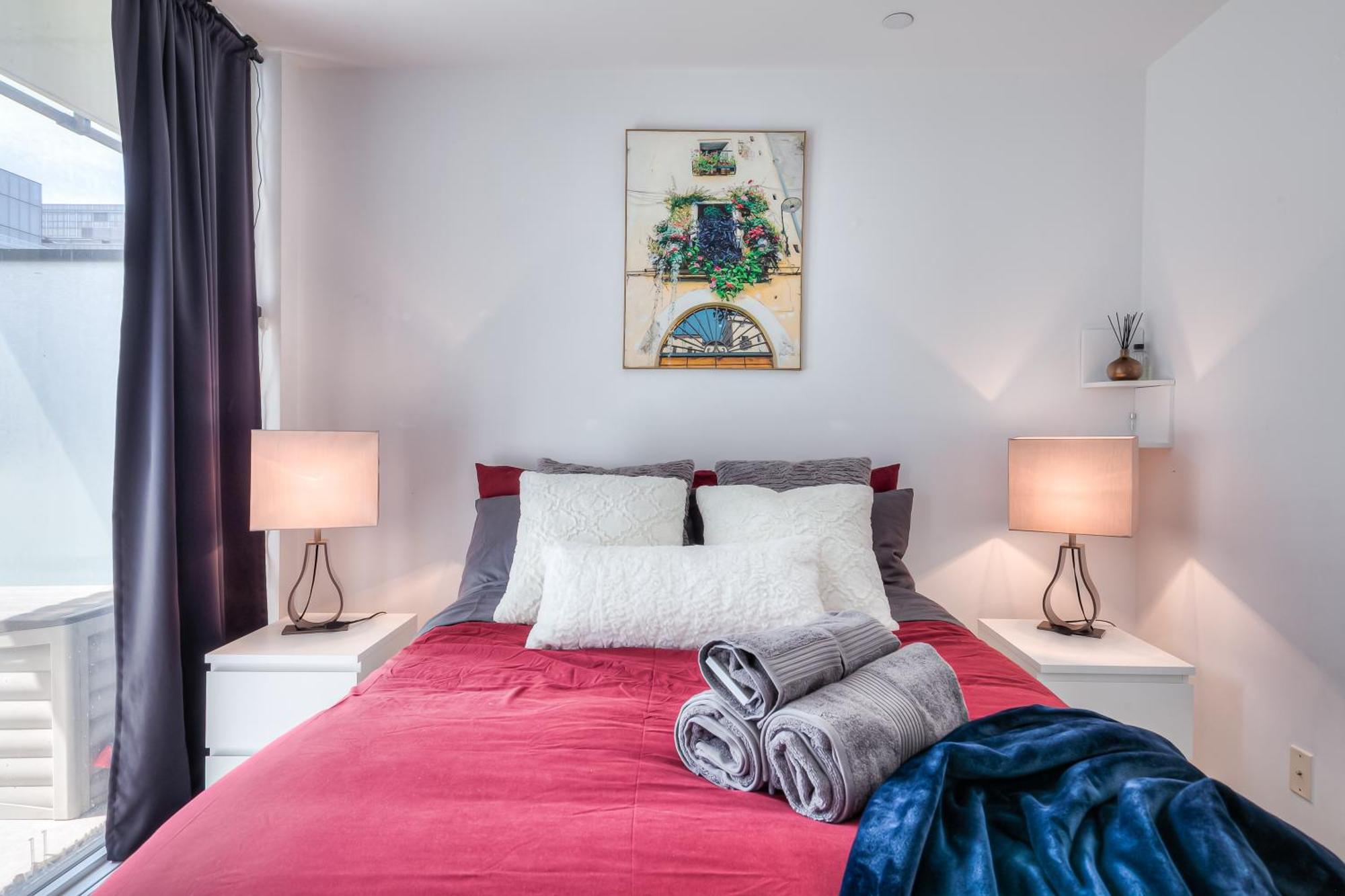 Apartment 1 Bedroom With Views - 4 Sleeps *