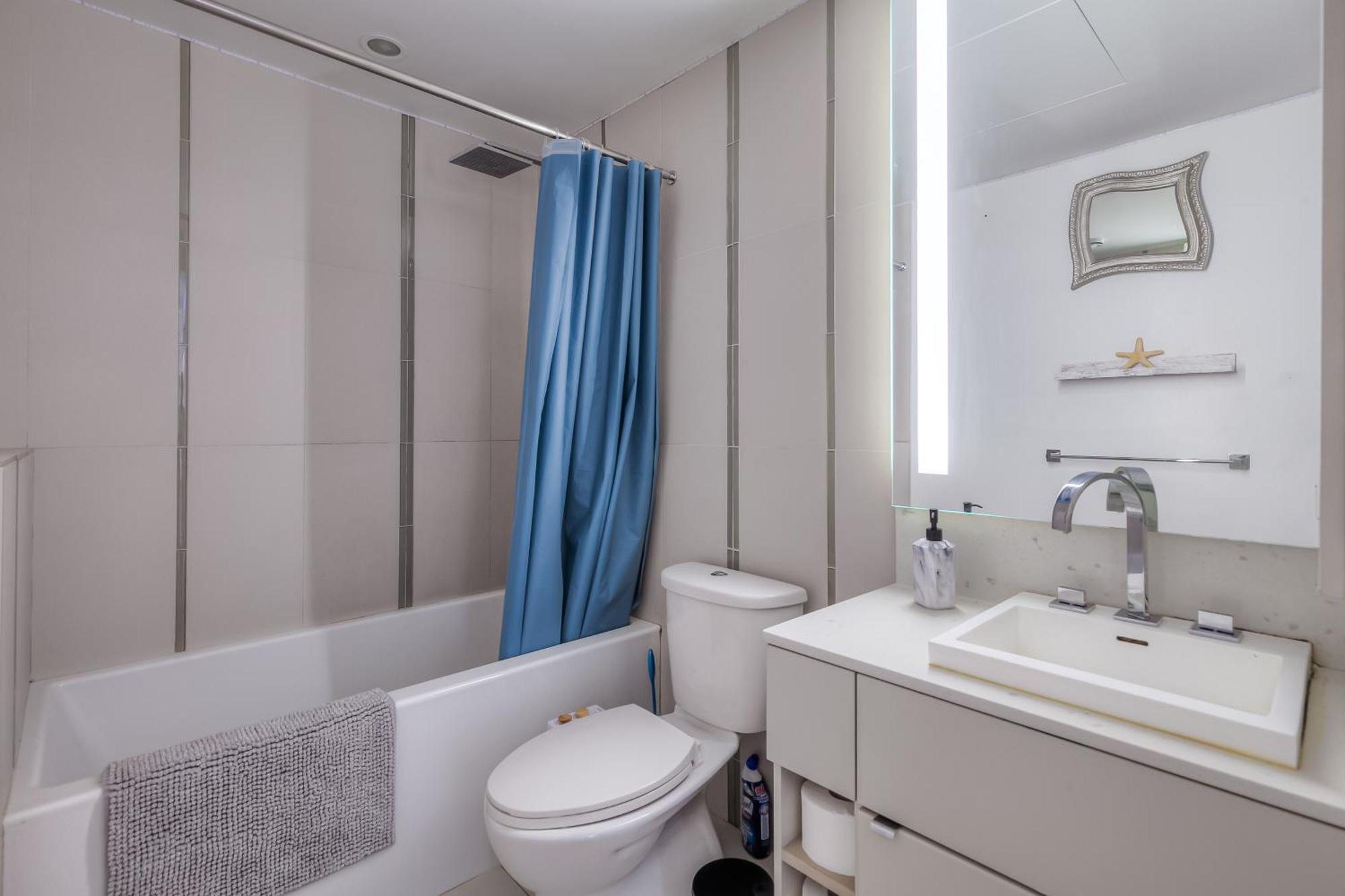 1 Bedroom With Views - 4 Sleeps Apartment Toronto