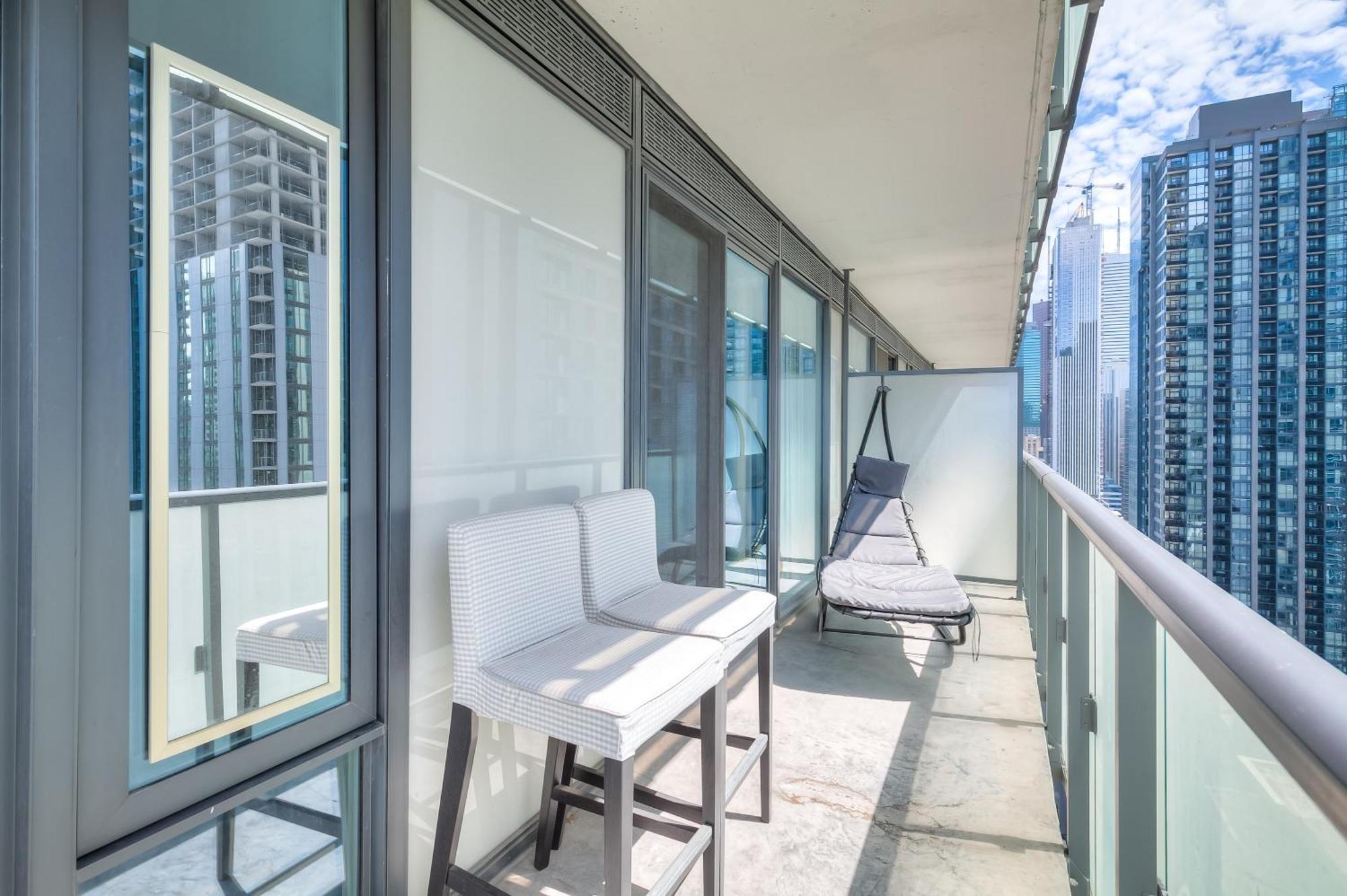 1 Bedroom With Views - 4 Sleeps *